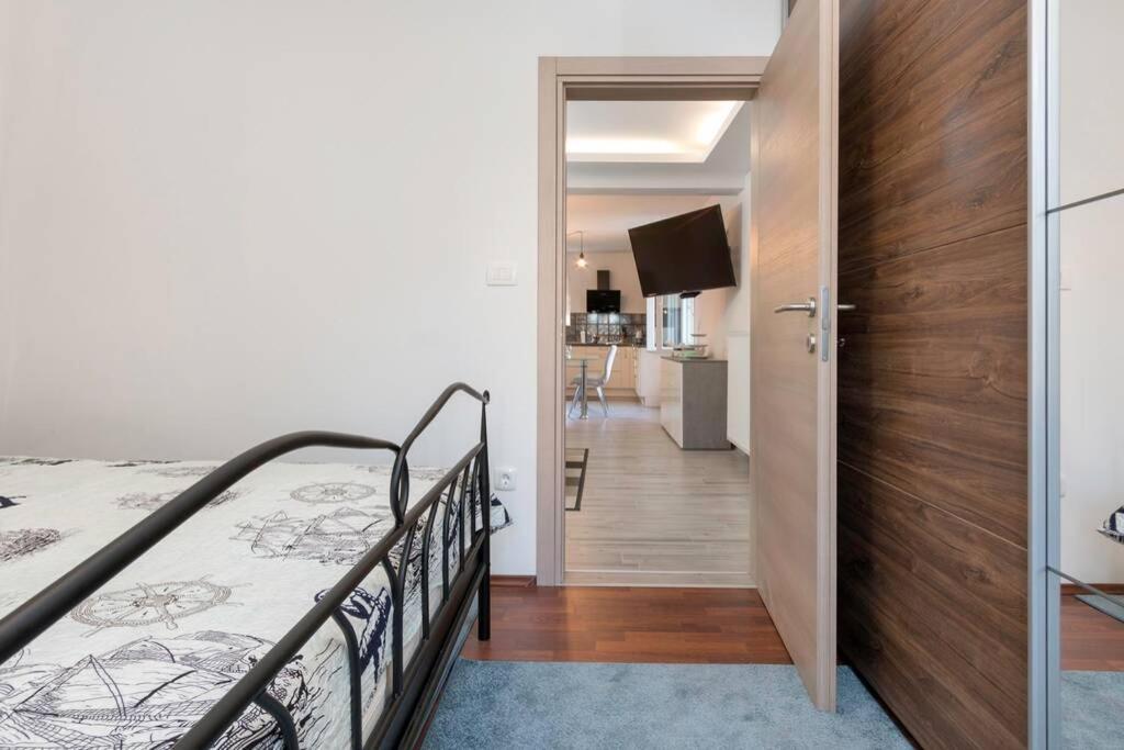 Predivan Novouredeni Apartman U Blizini Mora Banjole Exteriör bild